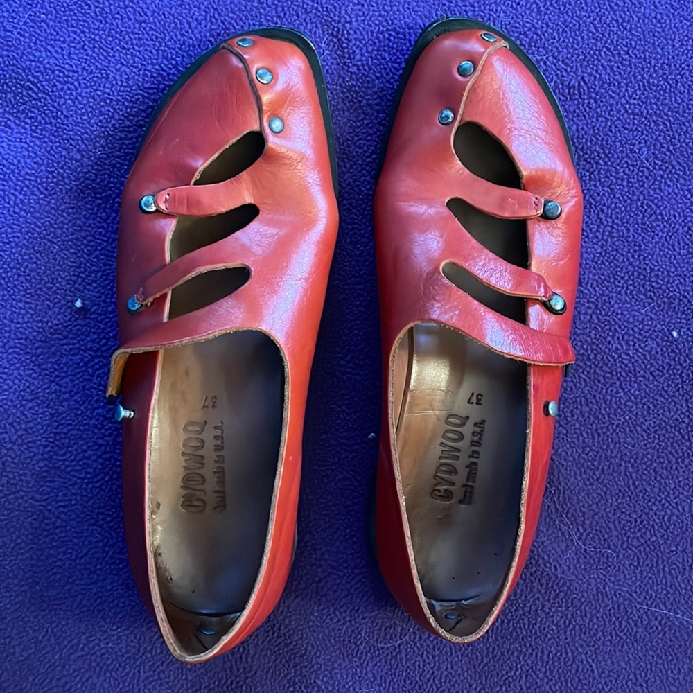 Red-orange Cydwoq leather shoes